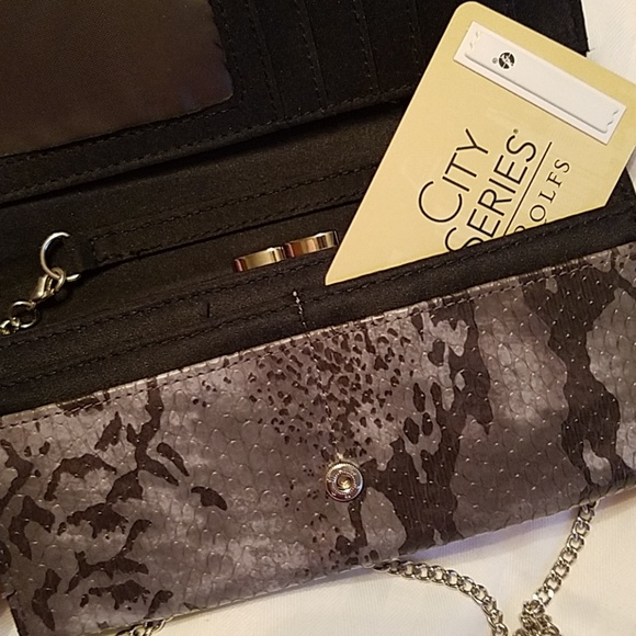 Ladies clutch / wallet gray snake pattern - Picture 8 of 8